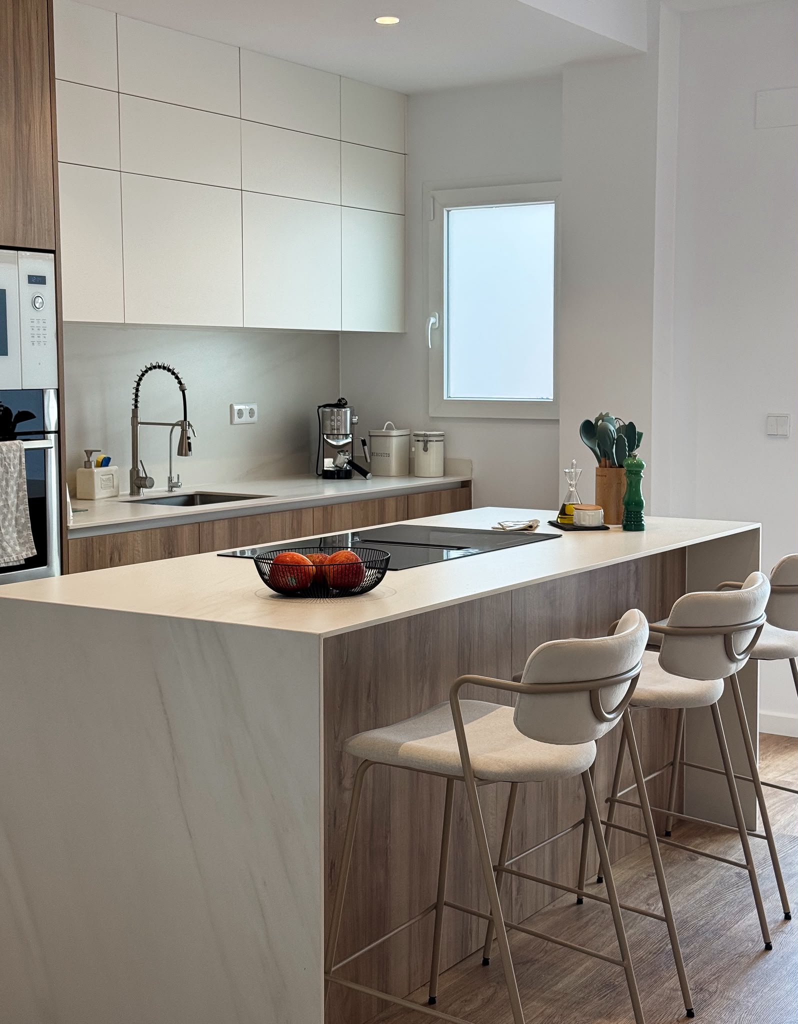Cocina completa con isla